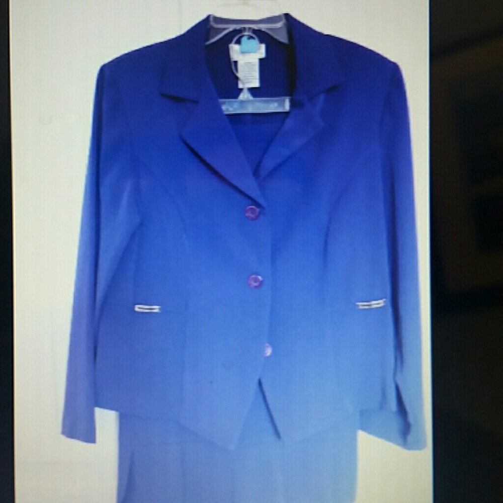 Dress suit